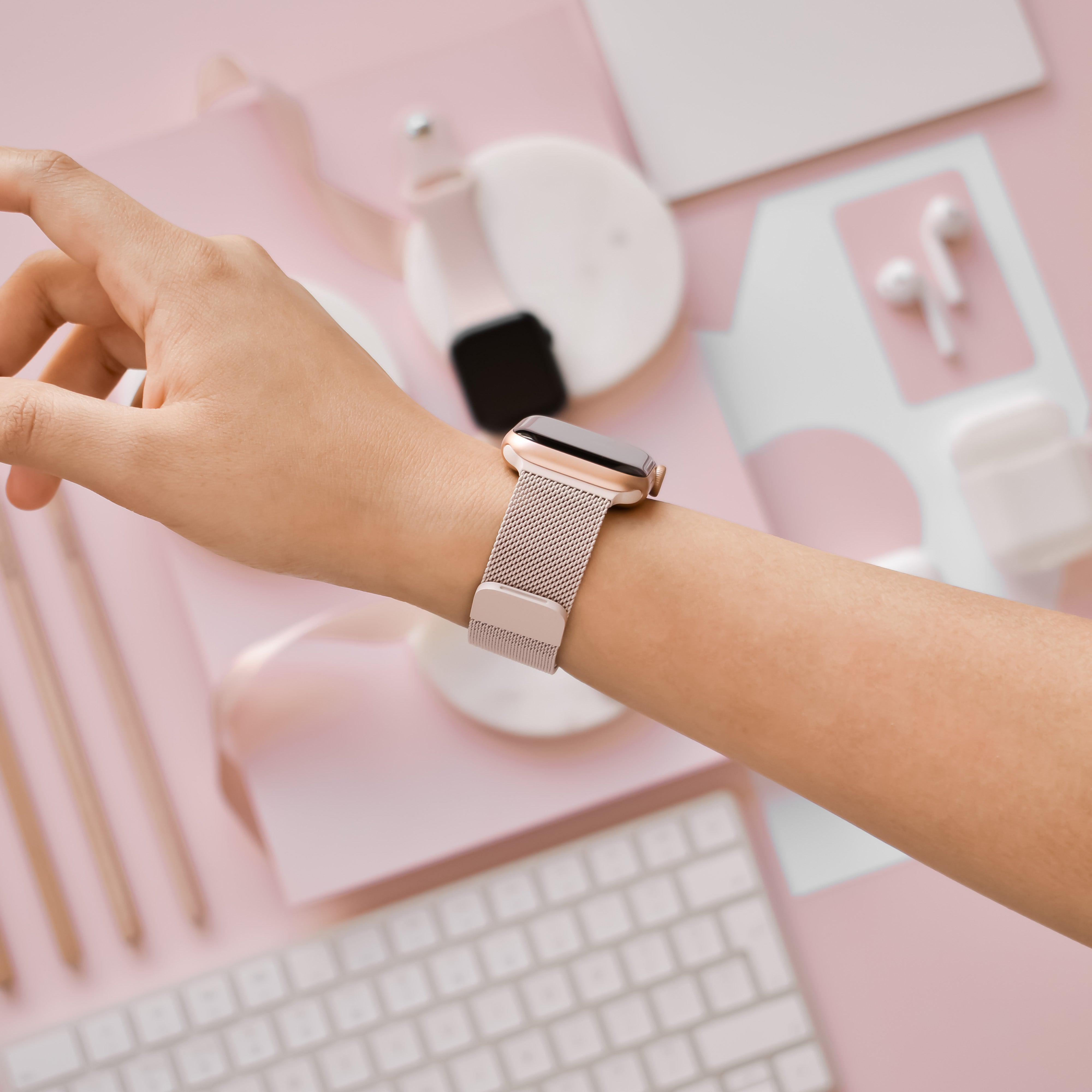 Magnetic Chain Apple Watch Strap - Powder Pink